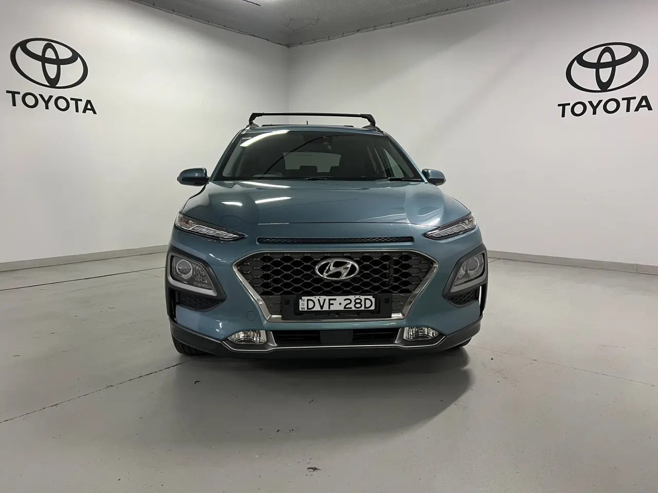 2017 HYUNDAI KONA Gallery Image 2