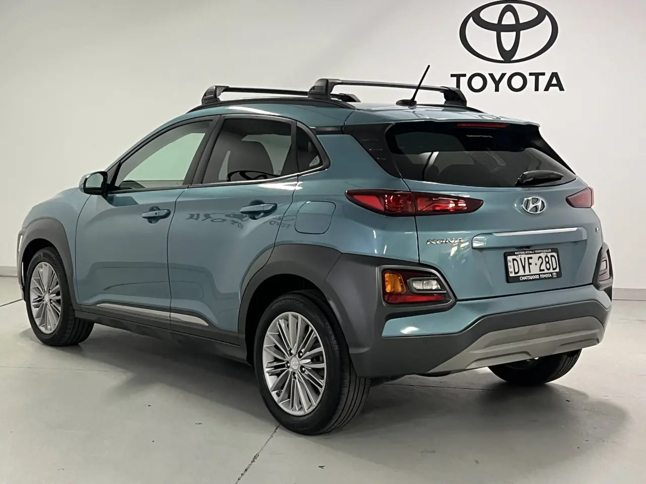 2017 HYUNDAI KONA Gallery Image 8