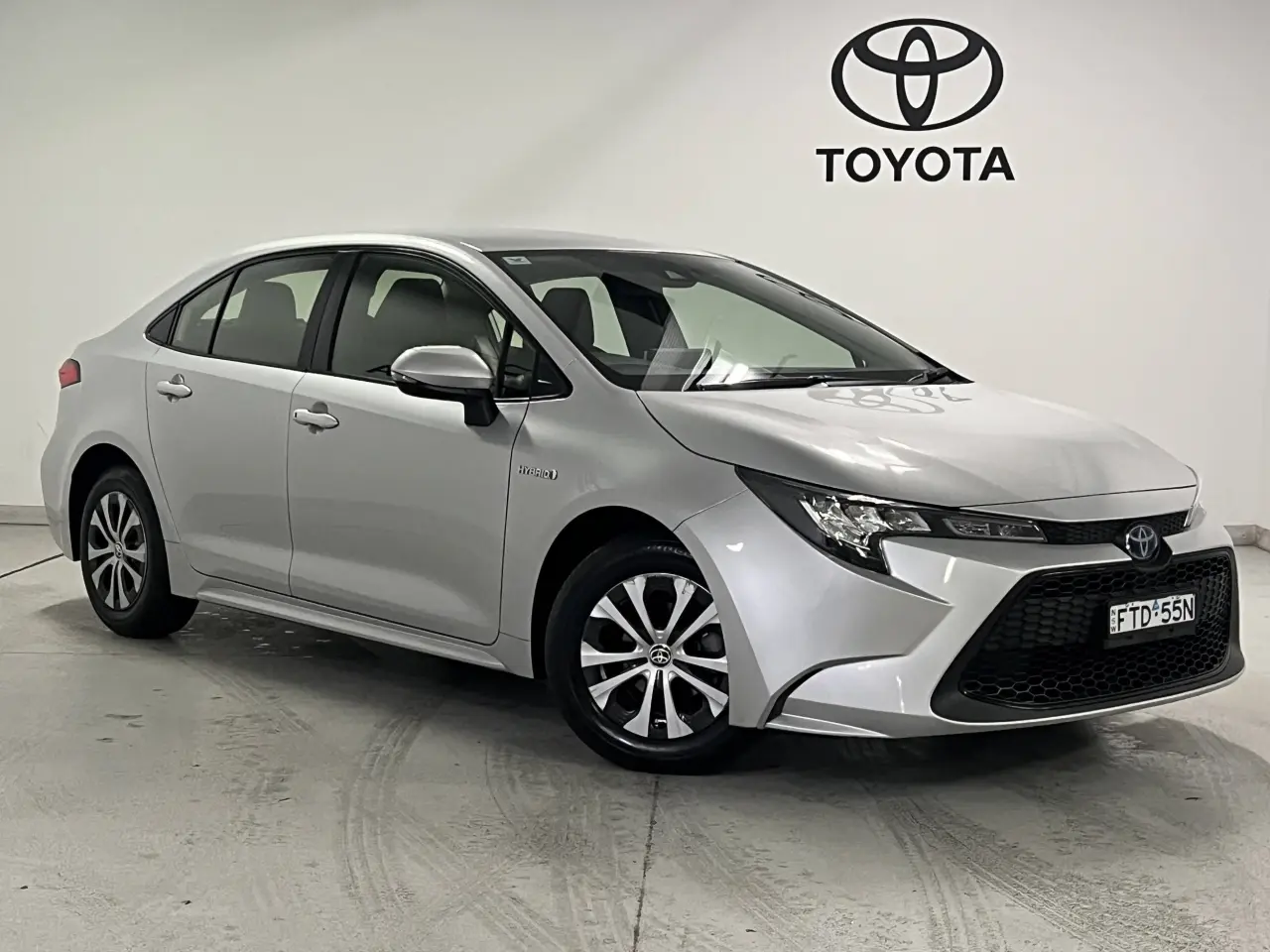 2021 TOYOTA COROLLA SEDAN HYBRID Gallery Image 1