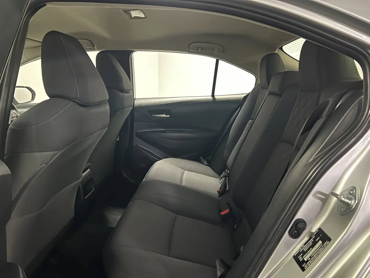 2021 TOYOTA COROLLA SEDAN HYBRID Gallery Image 13