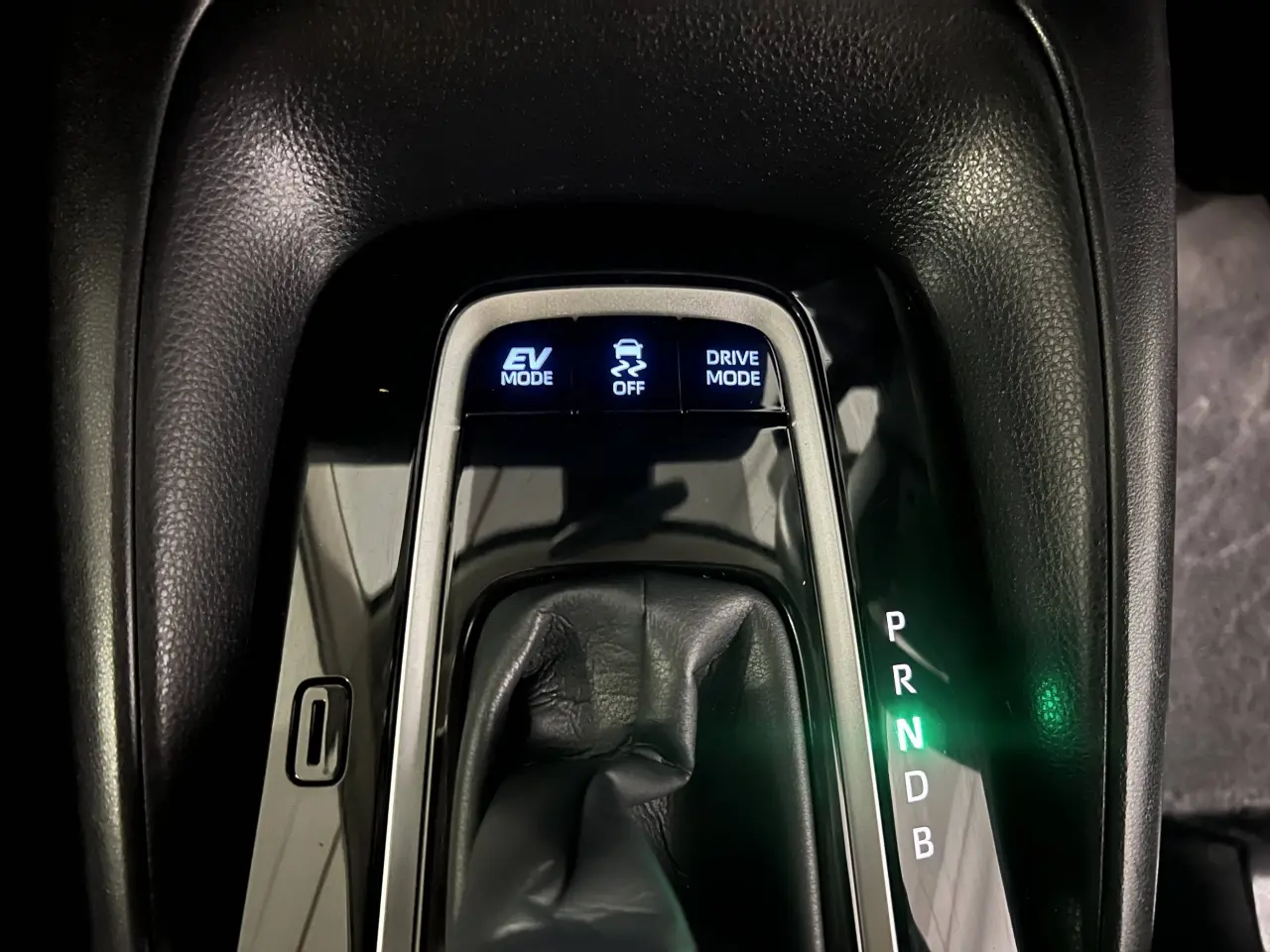 2021 TOYOTA COROLLA SEDAN HYBRID Gallery Image 20