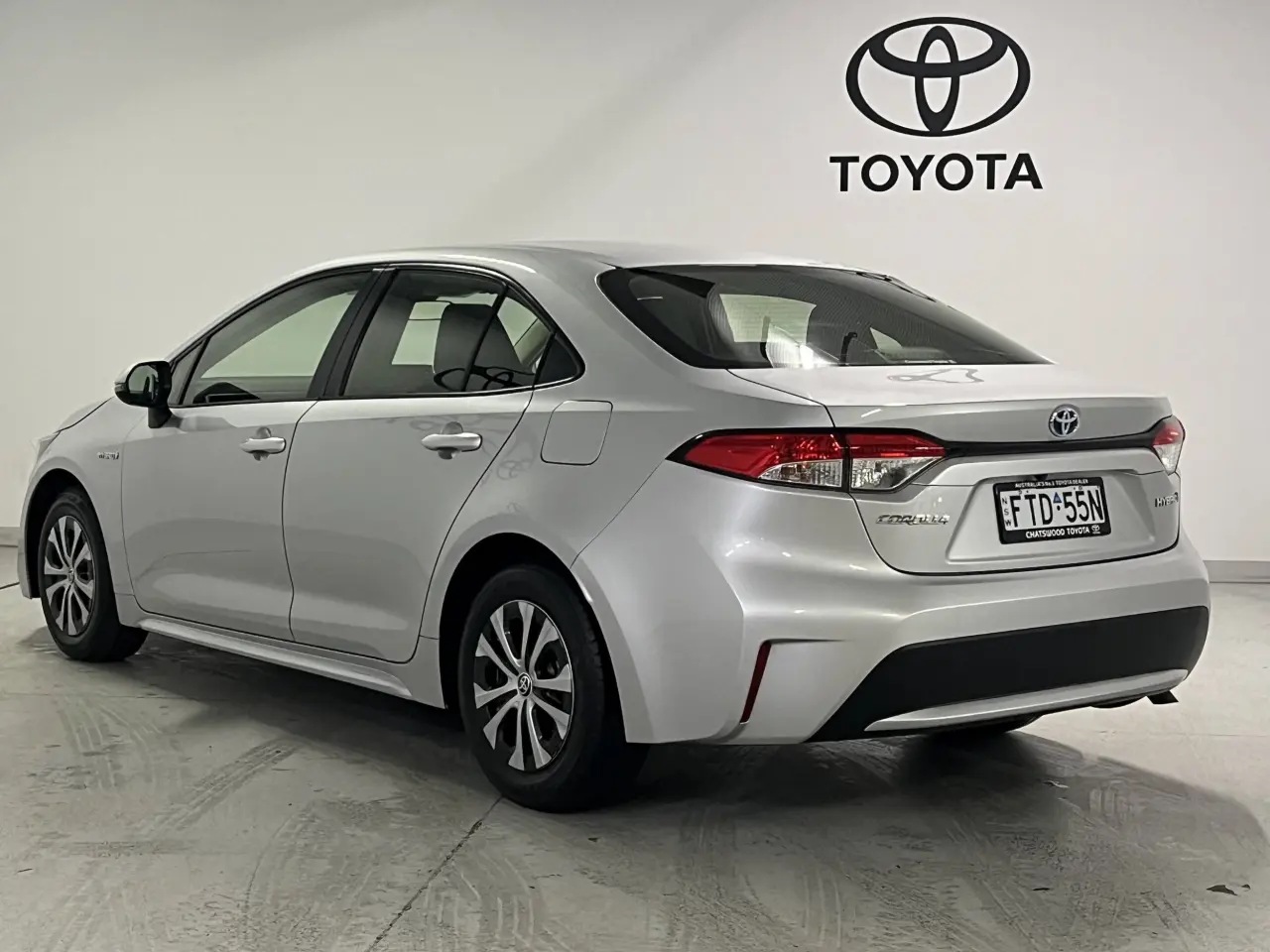 2021 TOYOTA COROLLA SEDAN HYBRID Gallery Image 8