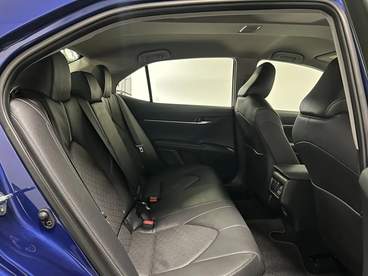 2024 TOYOTA CAMRY HYBRID Gallery Image 11