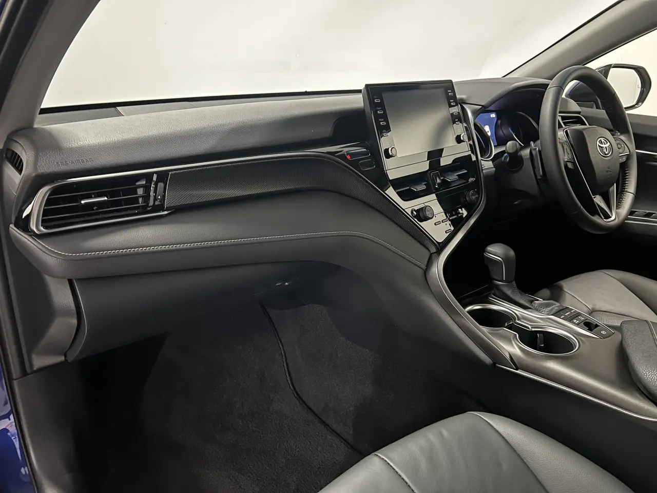 2024 TOYOTA CAMRY HYBRID Gallery Image 14
