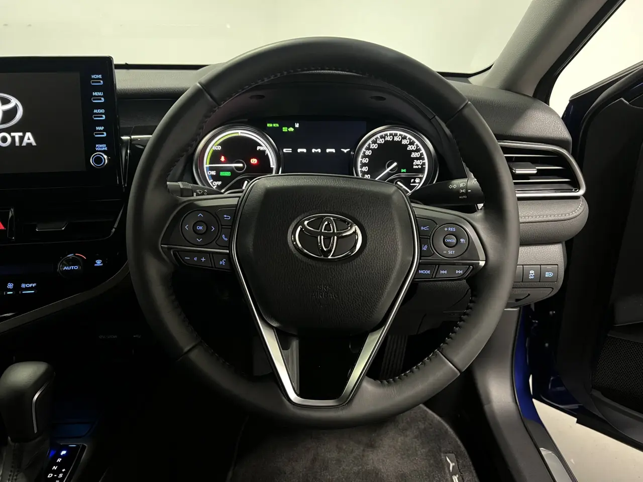 2024 TOYOTA CAMRY HYBRID Gallery Image 16