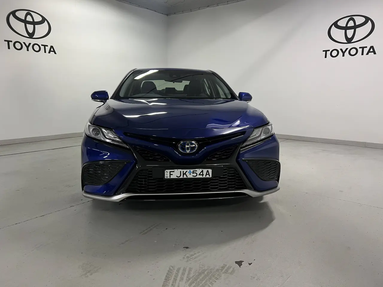 2024 TOYOTA CAMRY HYBRID Gallery Image 2
