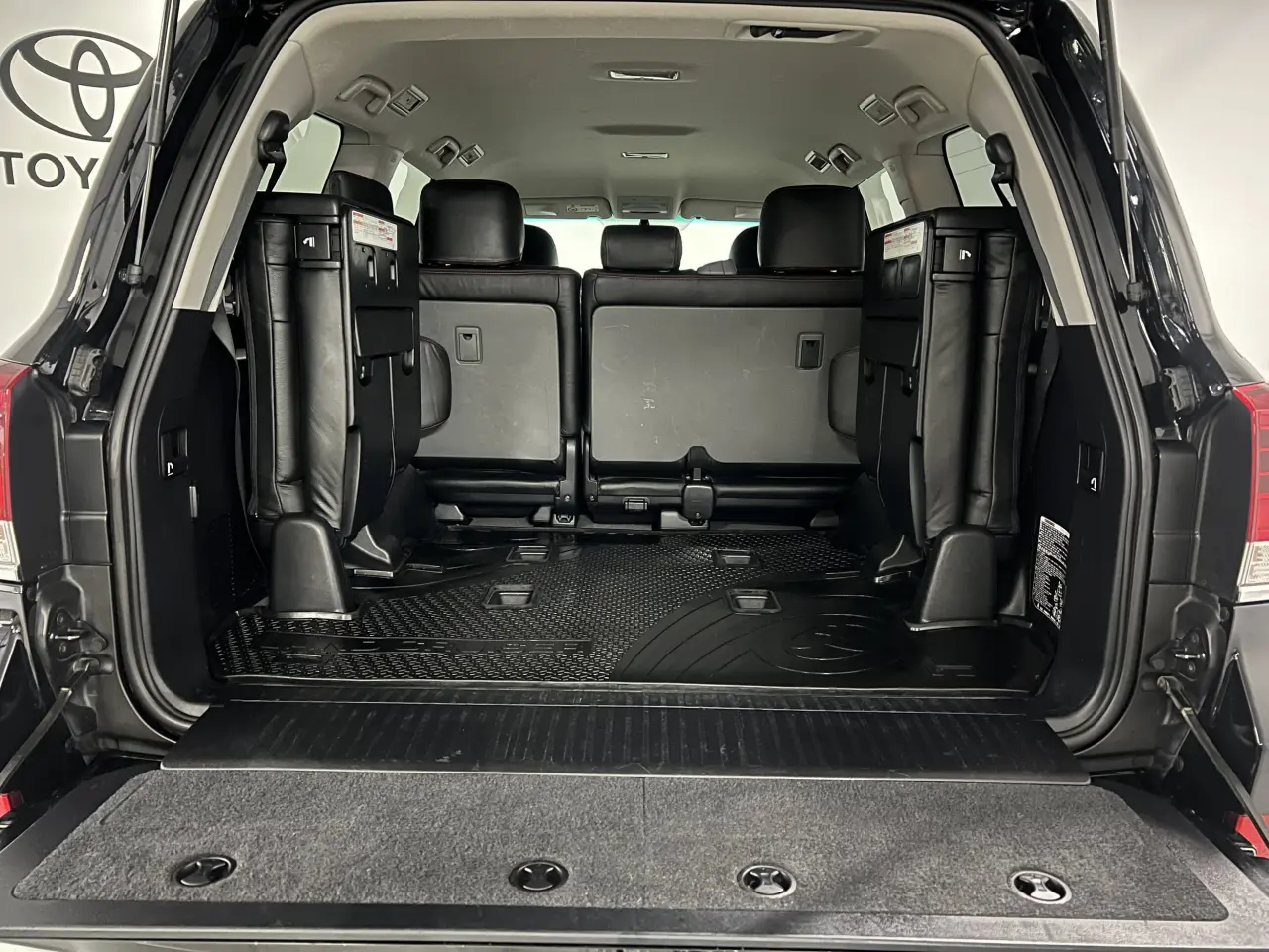 2021 TOYOTA LANDCRUISER Gallery Image 13