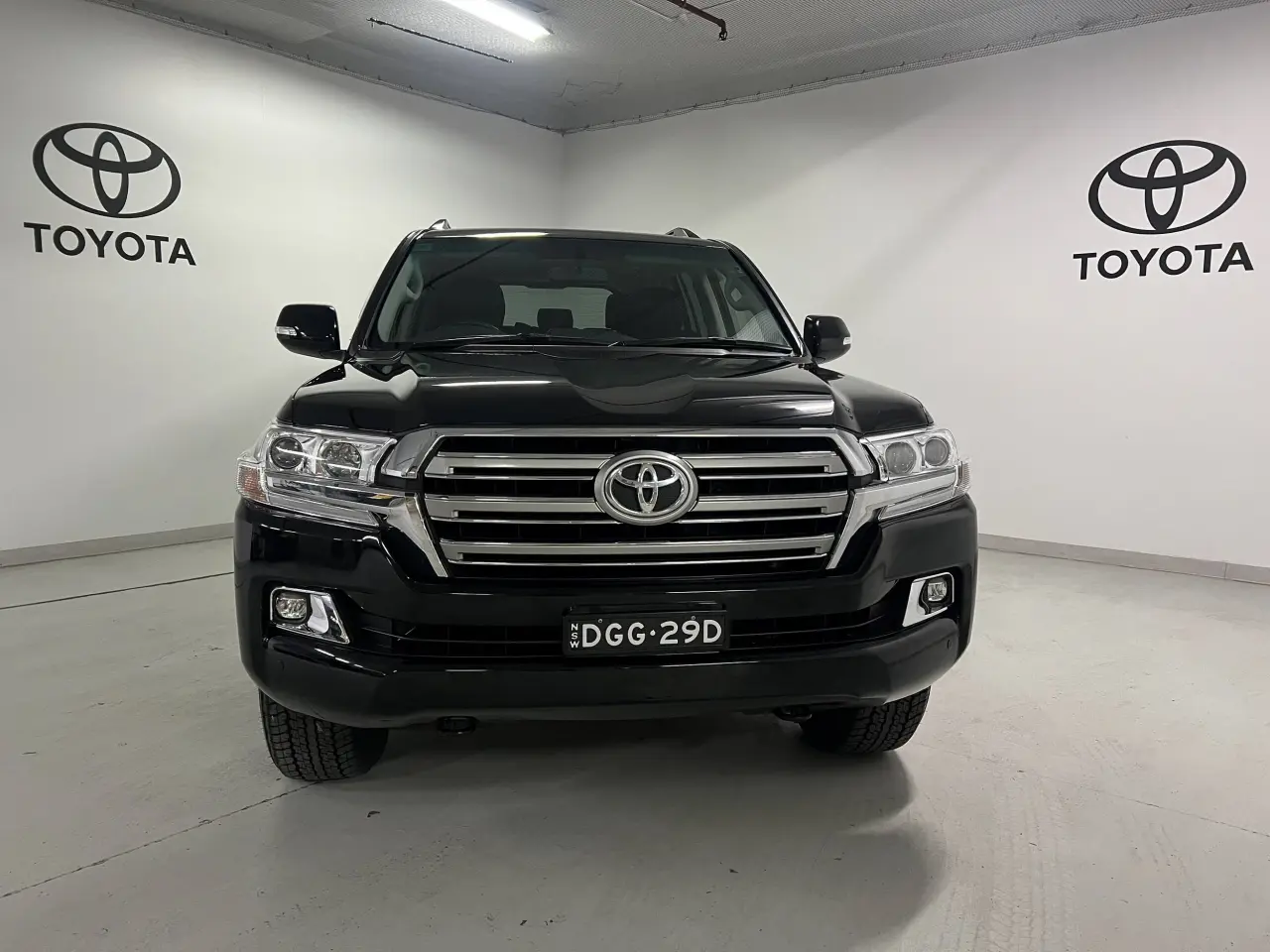 2021 TOYOTA LANDCRUISER Gallery Image 2