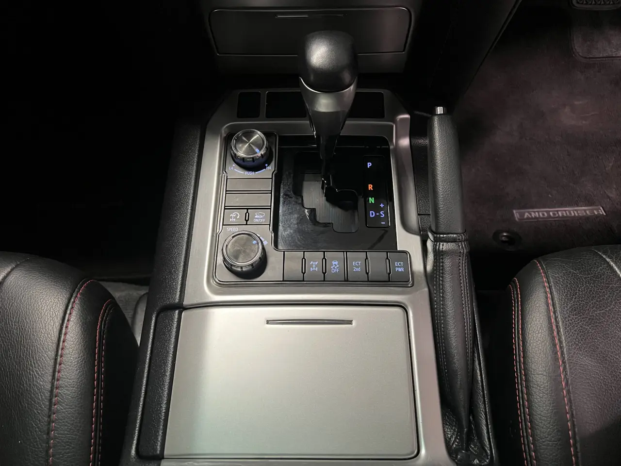 2021 TOYOTA LANDCRUISER Gallery Image 21