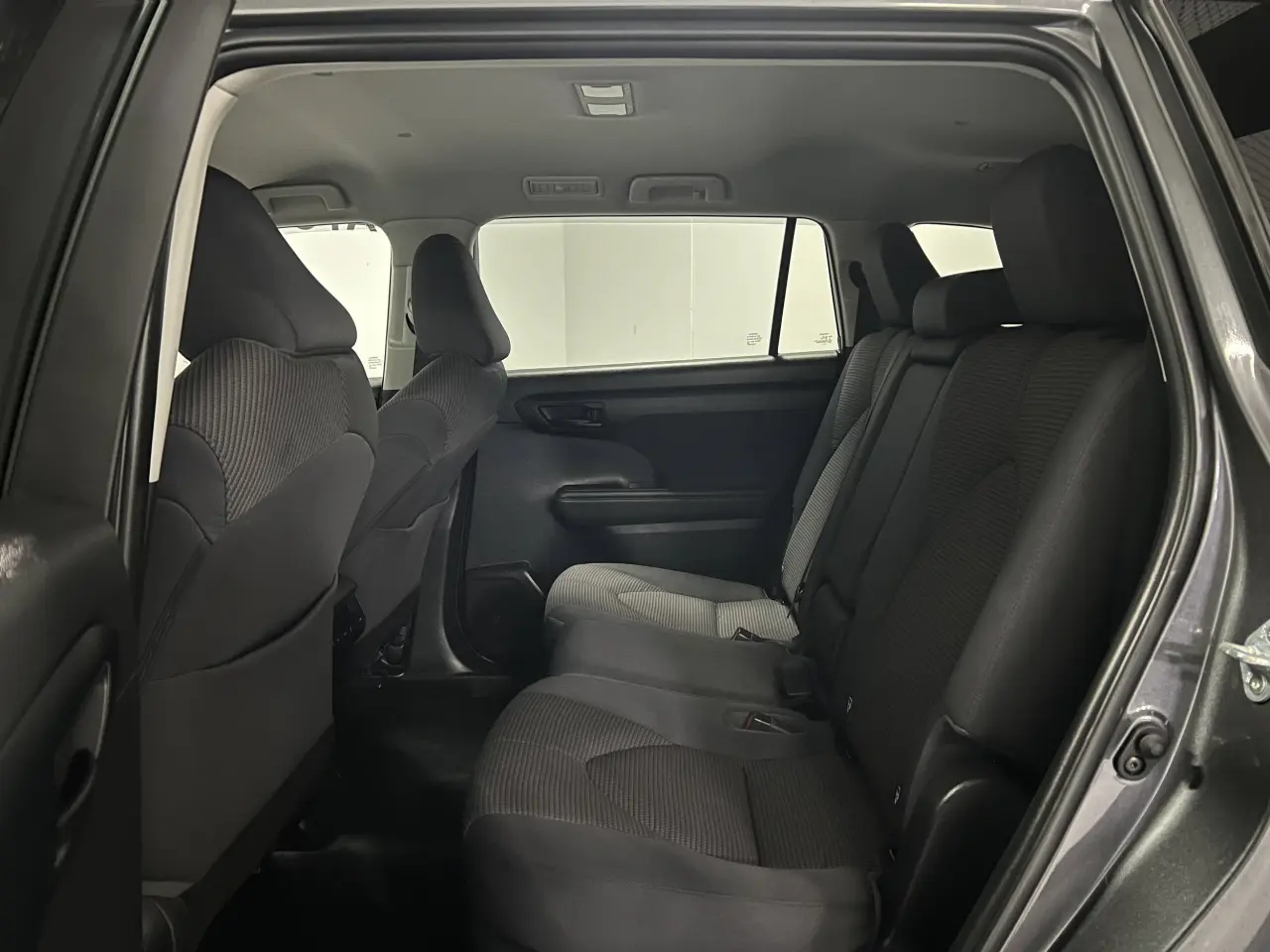 2022 TOYOTA KLUGER Gallery Image 14
