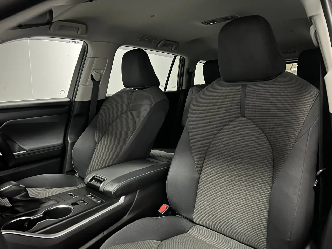 2022 TOYOTA KLUGER Gallery Image 16
