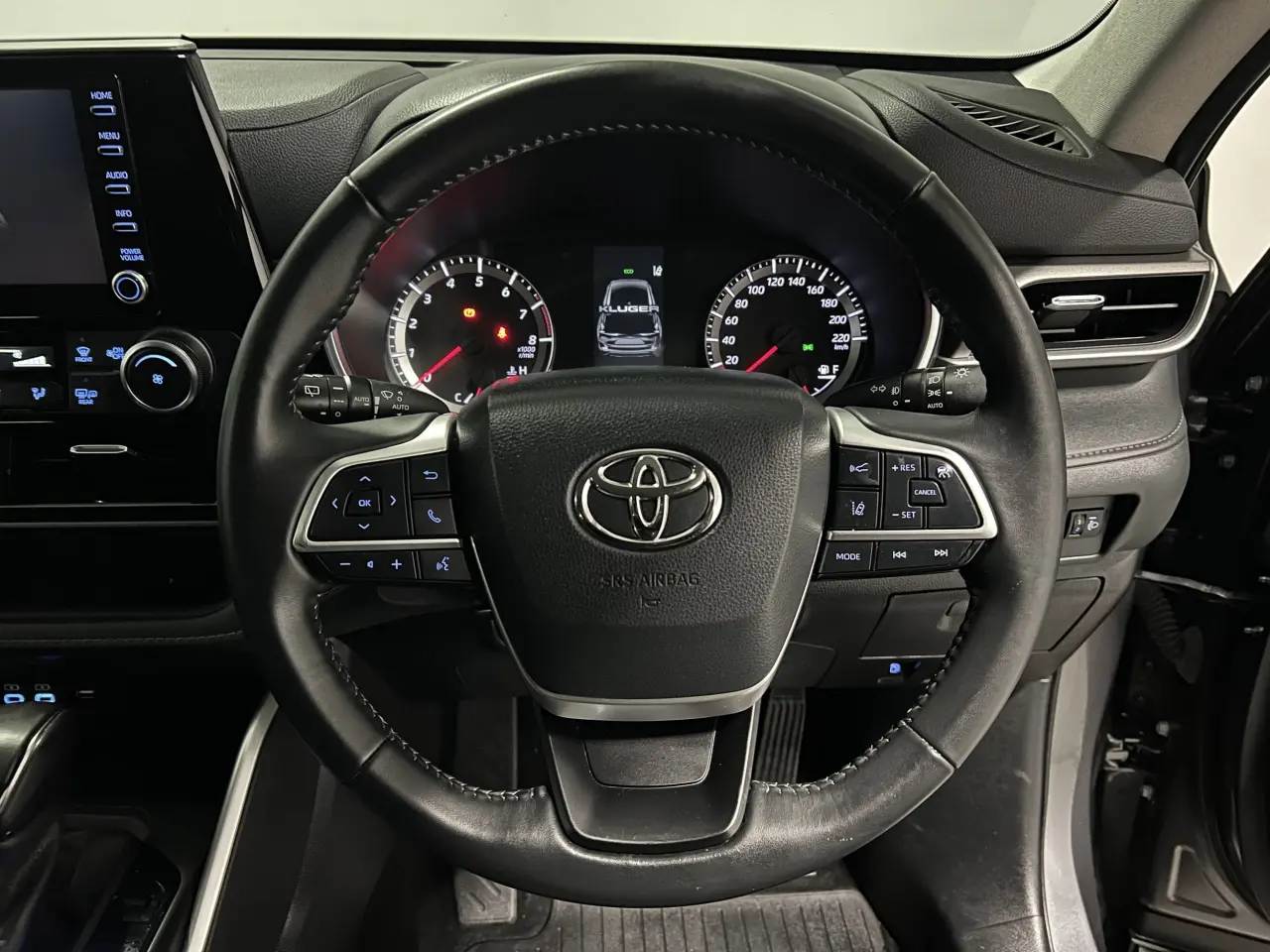 2022 TOYOTA KLUGER Gallery Image 17