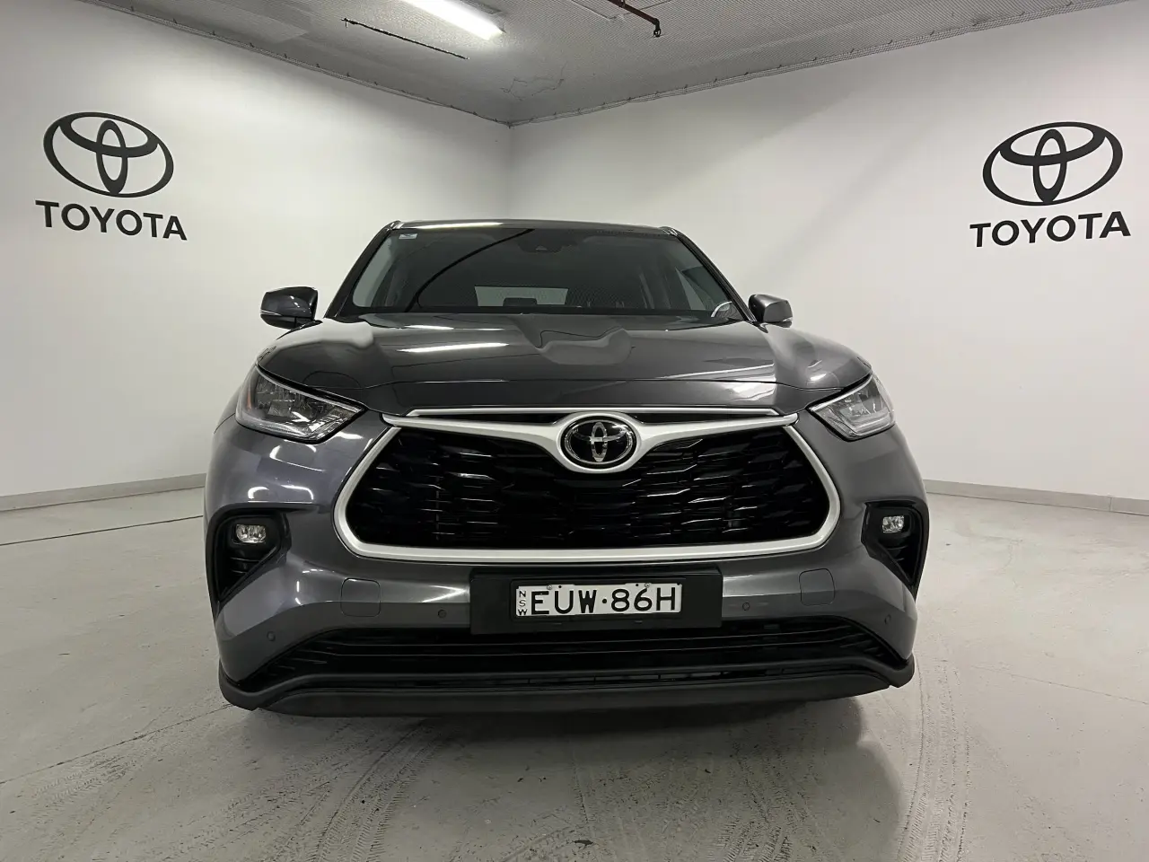 2022 TOYOTA KLUGER Gallery Image 2