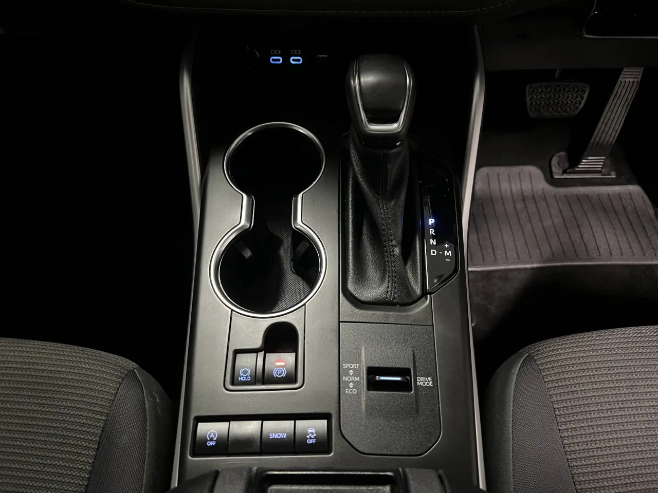 2022 TOYOTA KLUGER Gallery Image 20