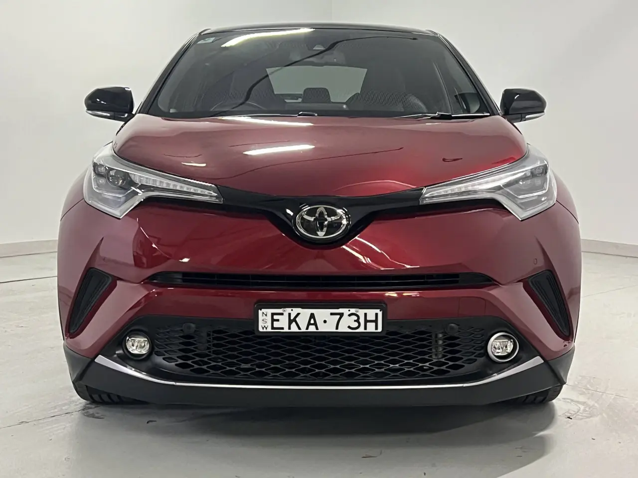 2017 TOYOTA C-HR Gallery Image 3