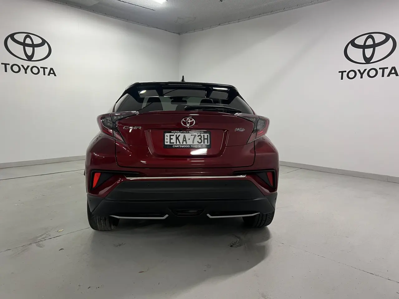 2017 TOYOTA C-HR Gallery Image 6