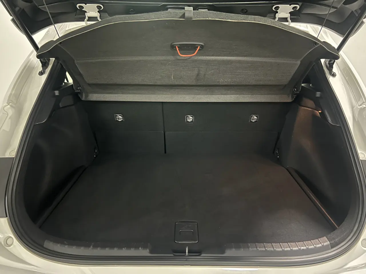 2020 TOYOTA COROLLA Gallery Image 12