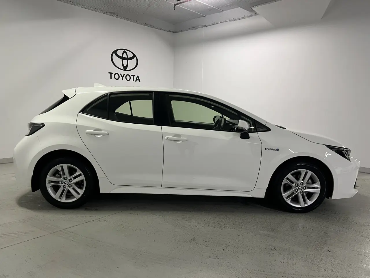 2020 TOYOTA COROLLA Gallery Image 4