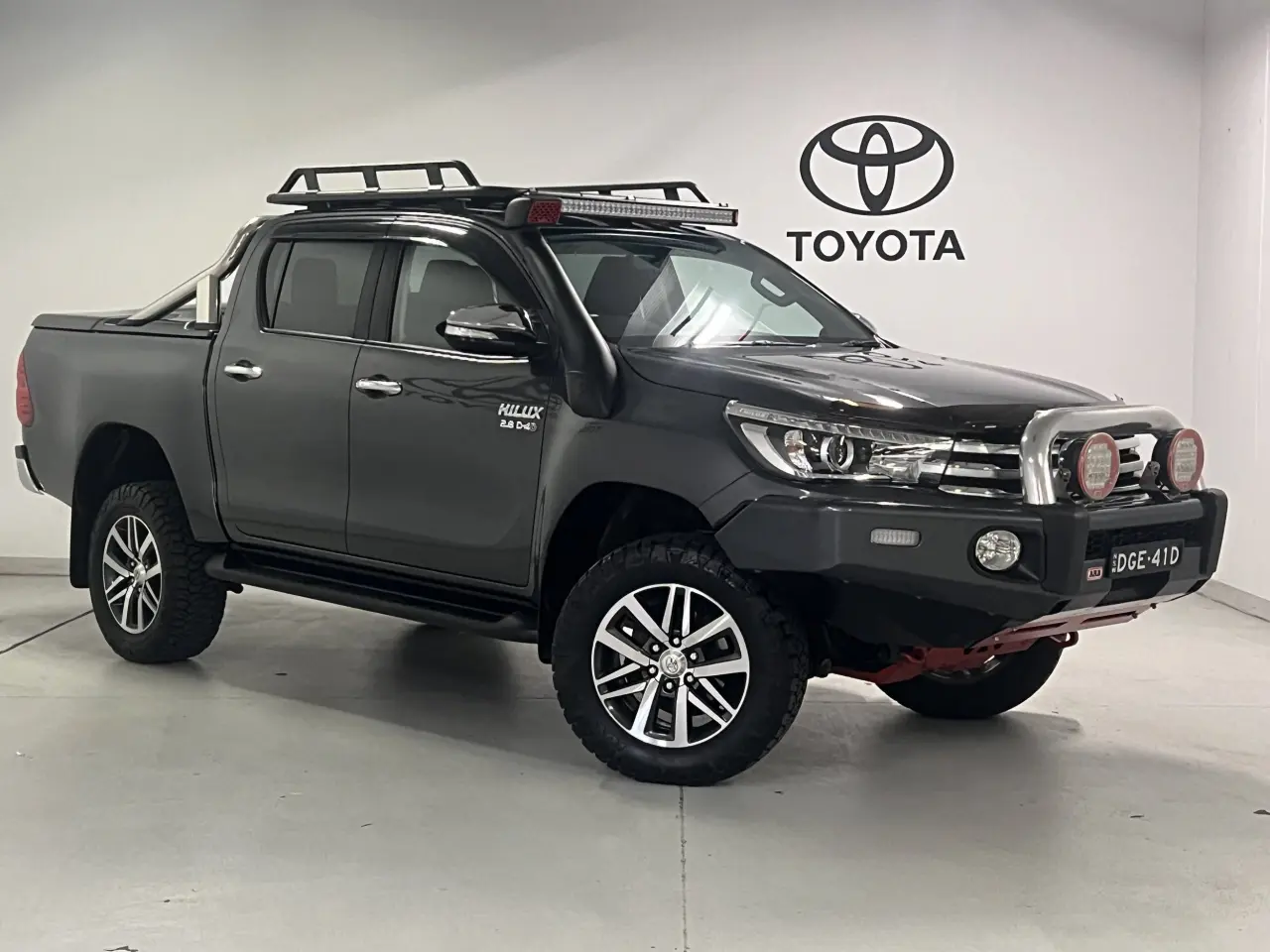 2016 TOYOTA HILUX Gallery Image 1