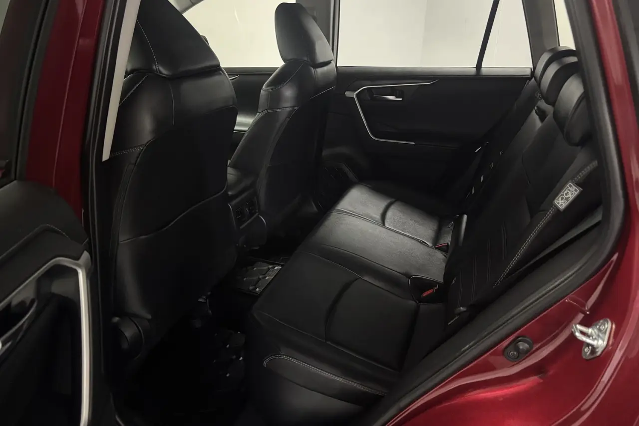 2020 Toyota RAV4 Gallery Image 13