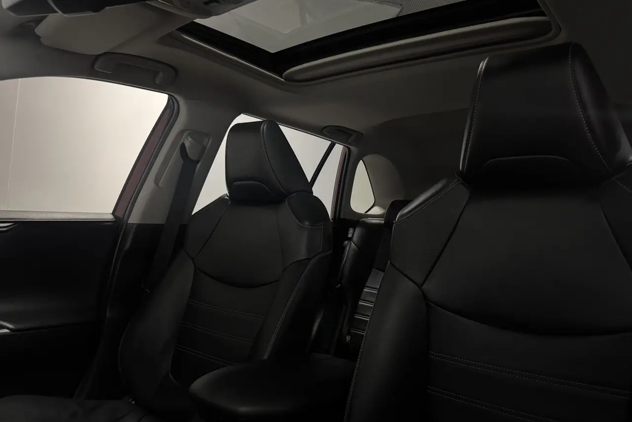 2020 Toyota RAV4 Gallery Image 15
