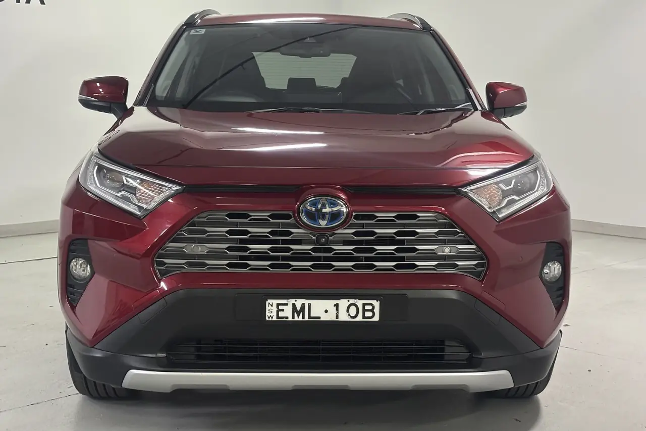 2020 Toyota RAV4 Gallery Image 3
