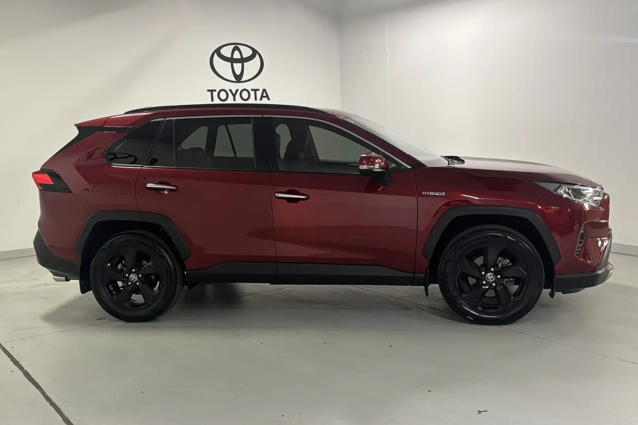 2020 Toyota RAV4 Gallery Image 4