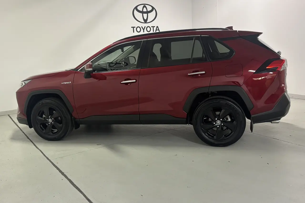 2020 Toyota RAV4 Gallery Image 9
