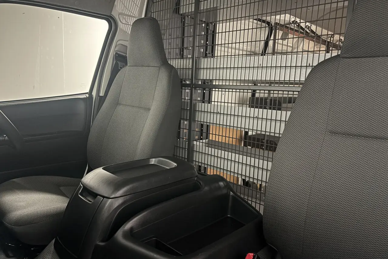 2016 Toyota Hiace Gallery Image 18