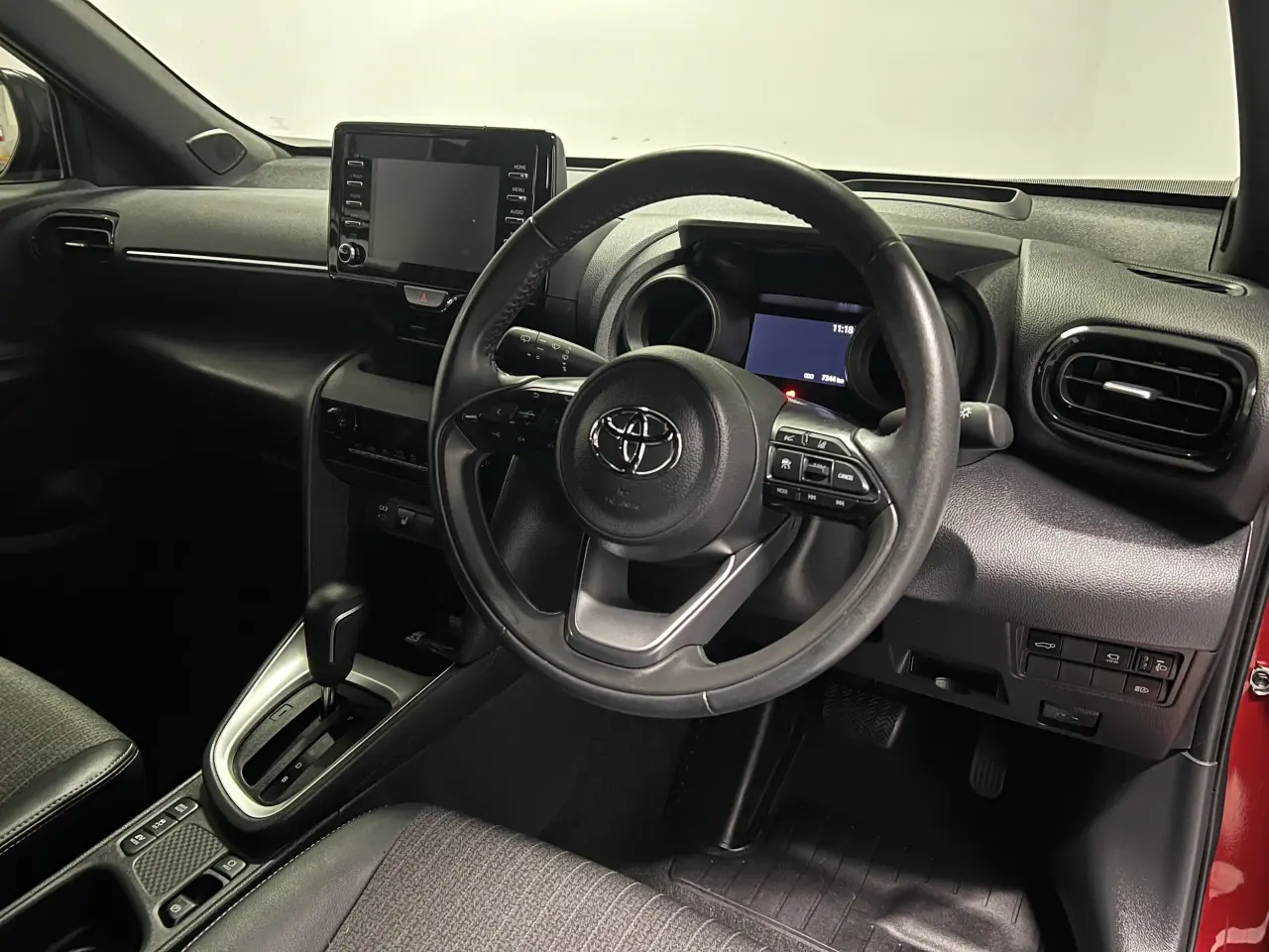2022 TOYOTA YARIS CROSS HYBRID Gallery Image 10