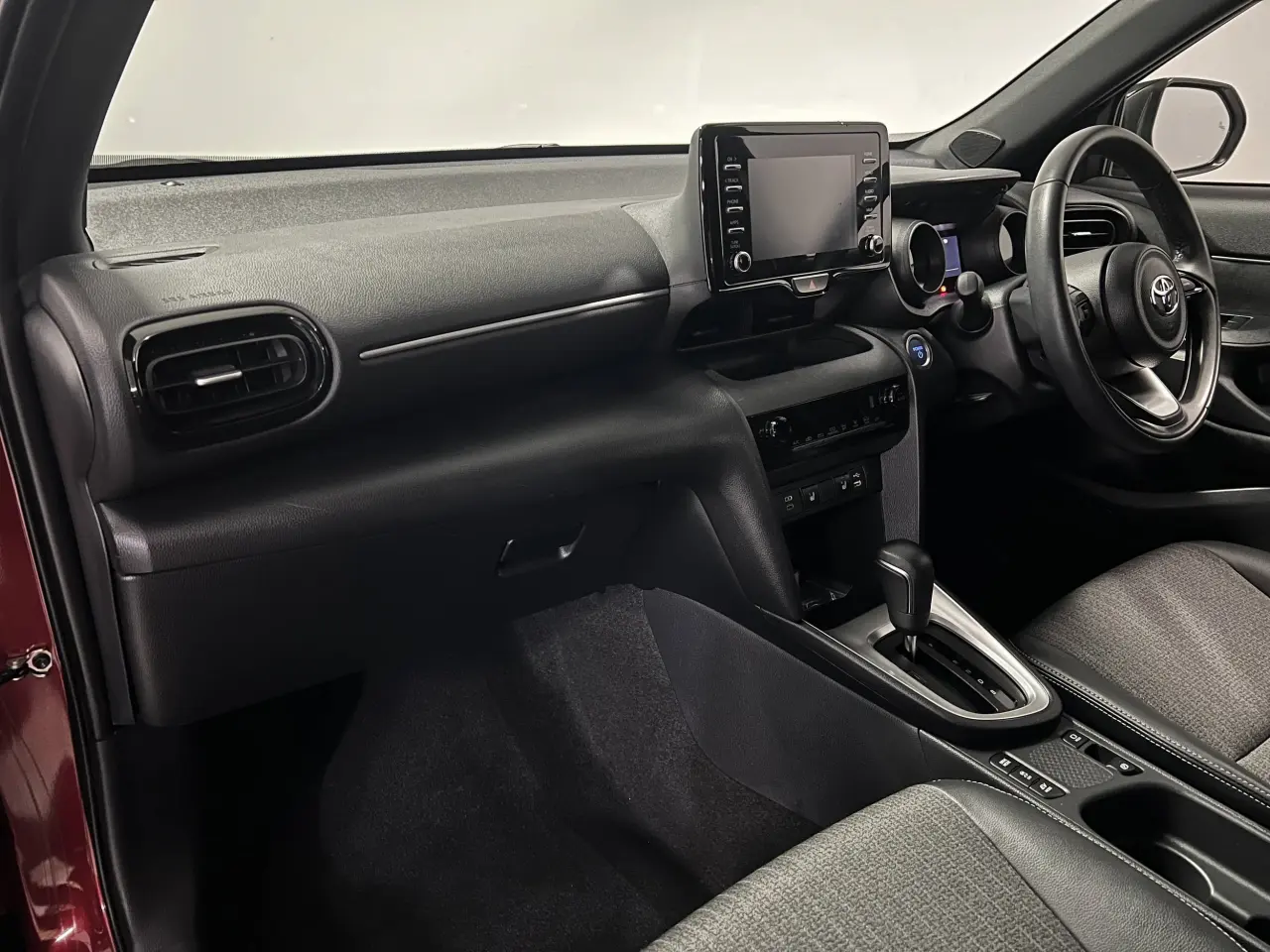 2022 TOYOTA YARIS CROSS HYBRID Gallery Image 14