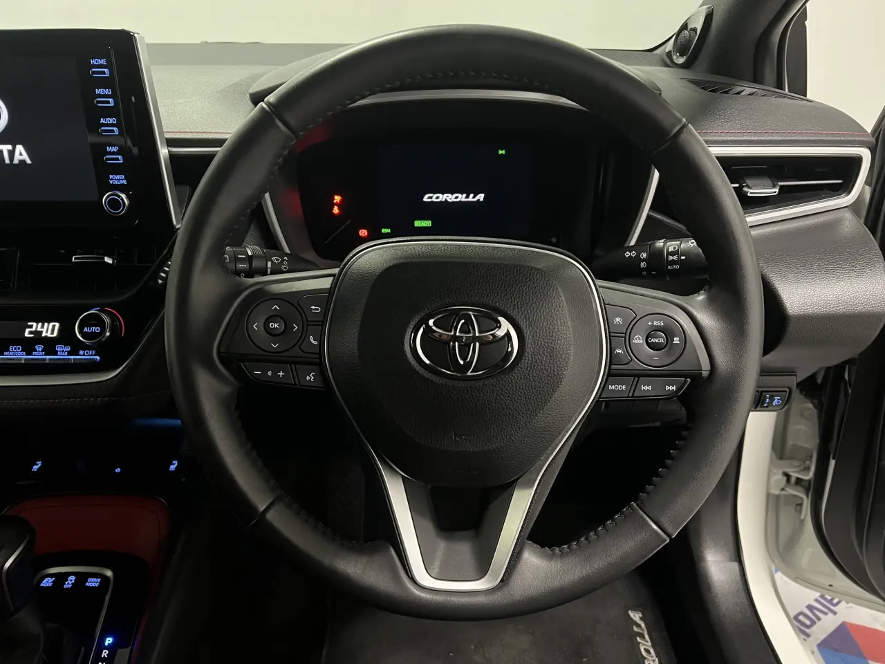 2019 TOYOTA COROLLA Gallery Image 16