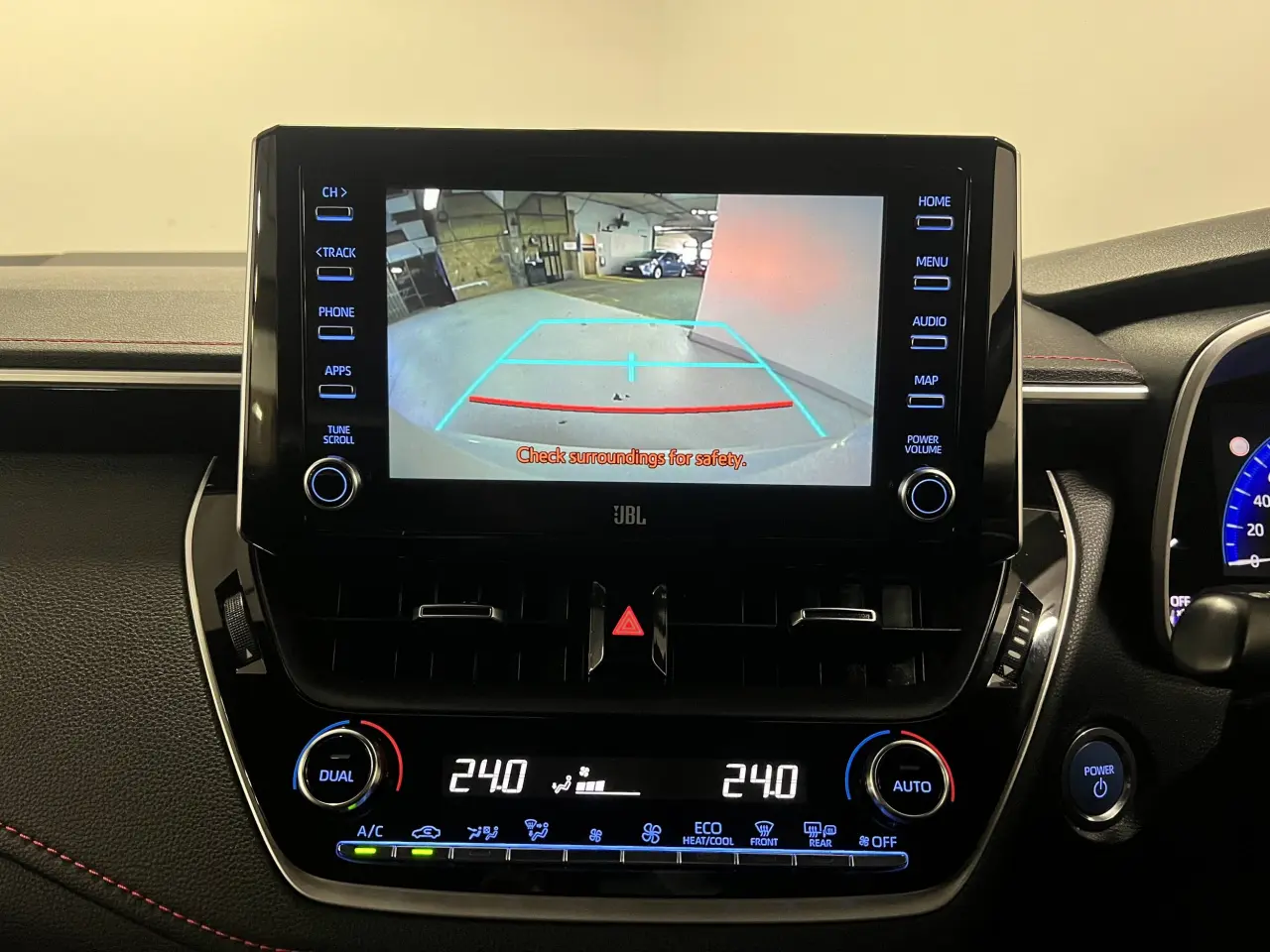 2019 TOYOTA COROLLA Gallery Image 19