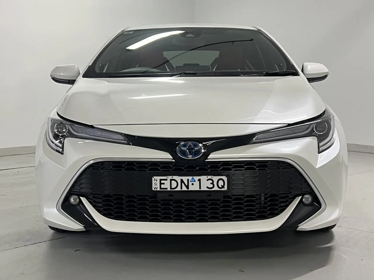 2019 TOYOTA COROLLA Gallery Image 3