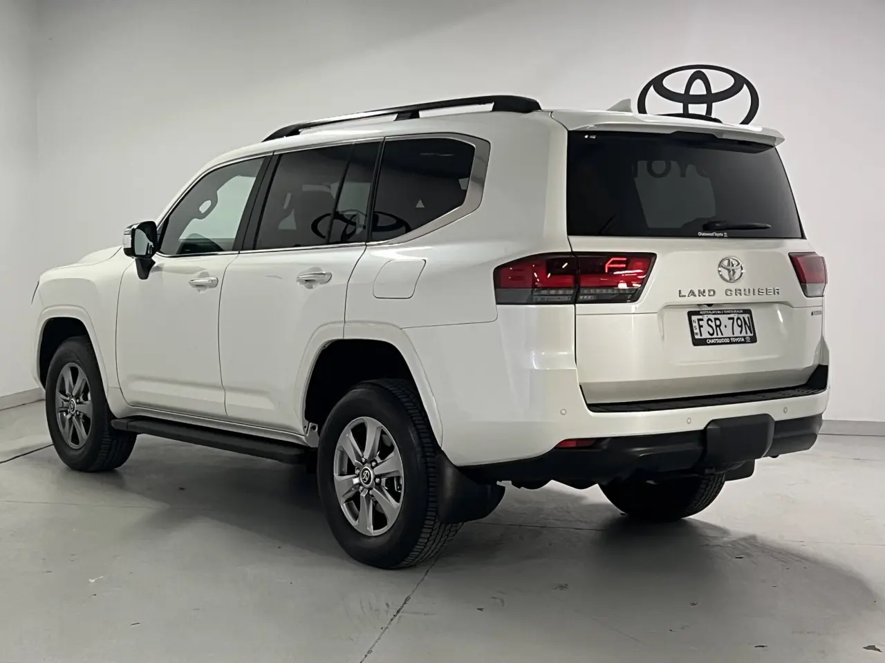 2022 TOYOTA LANDCRUISER Gallery Image 8