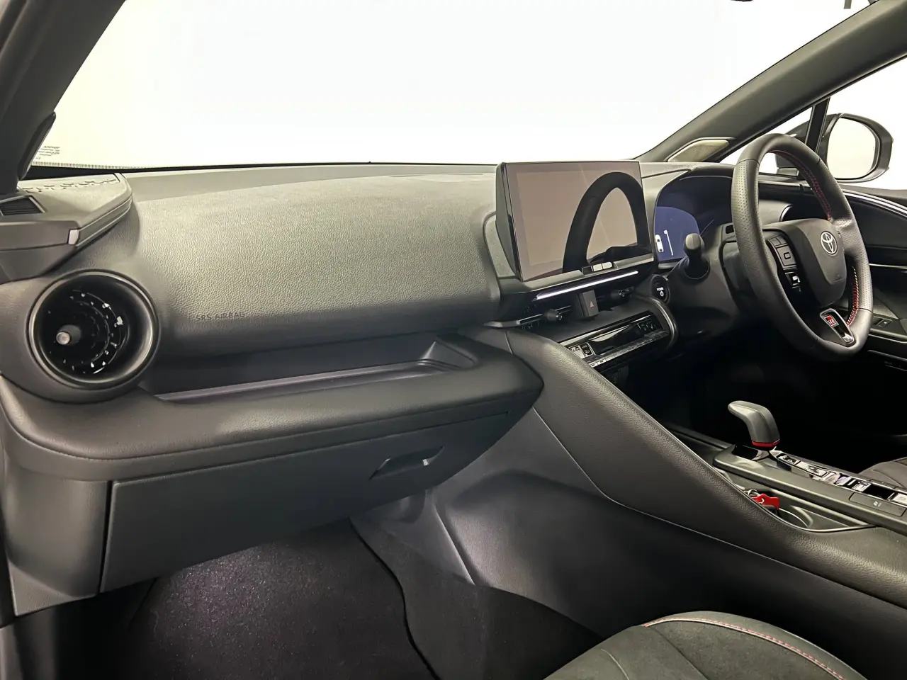 2024 TOYOTA C-HR HYBRID Gallery Image 14