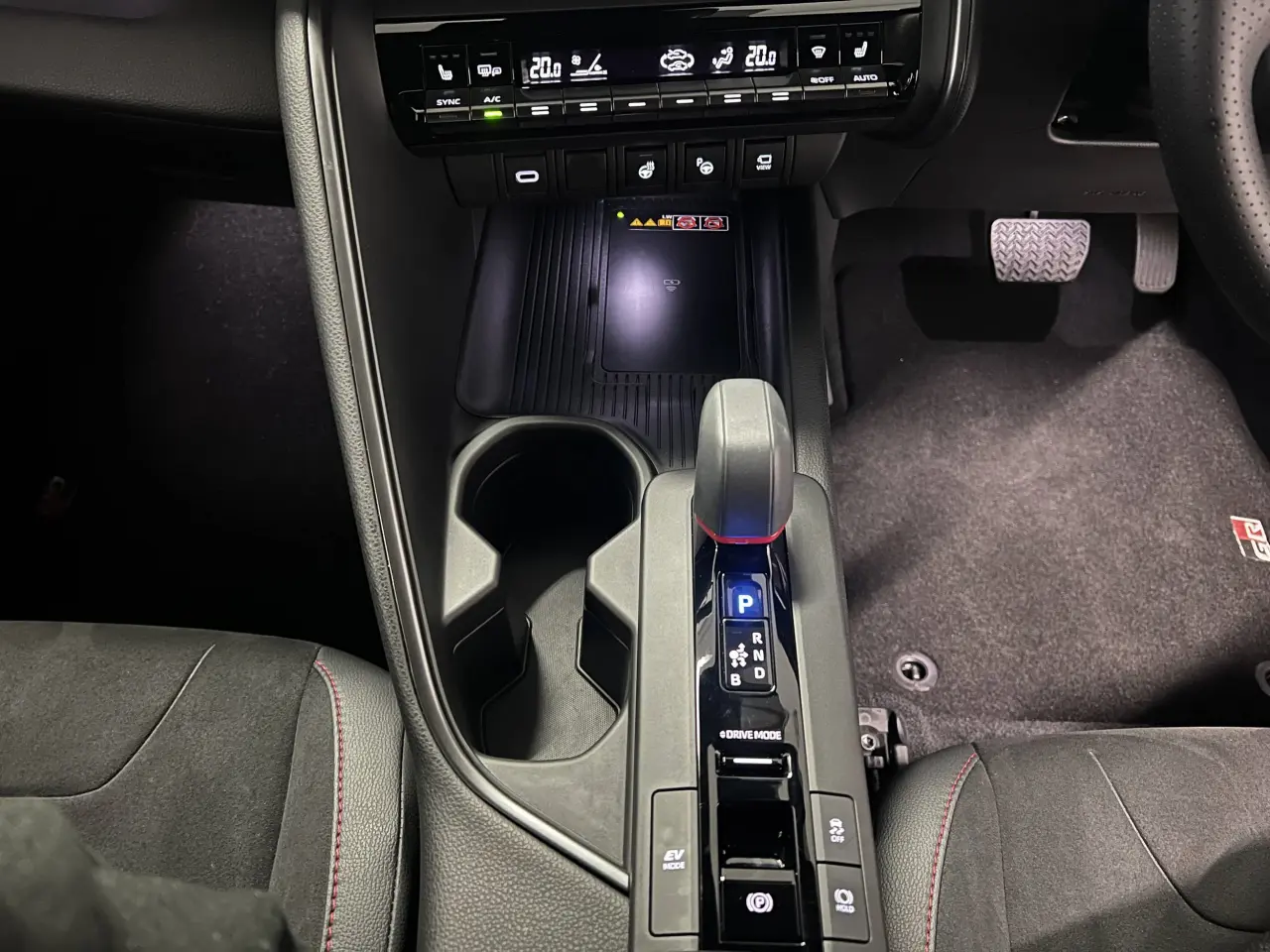 2024 TOYOTA C-HR HYBRID Gallery Image 20