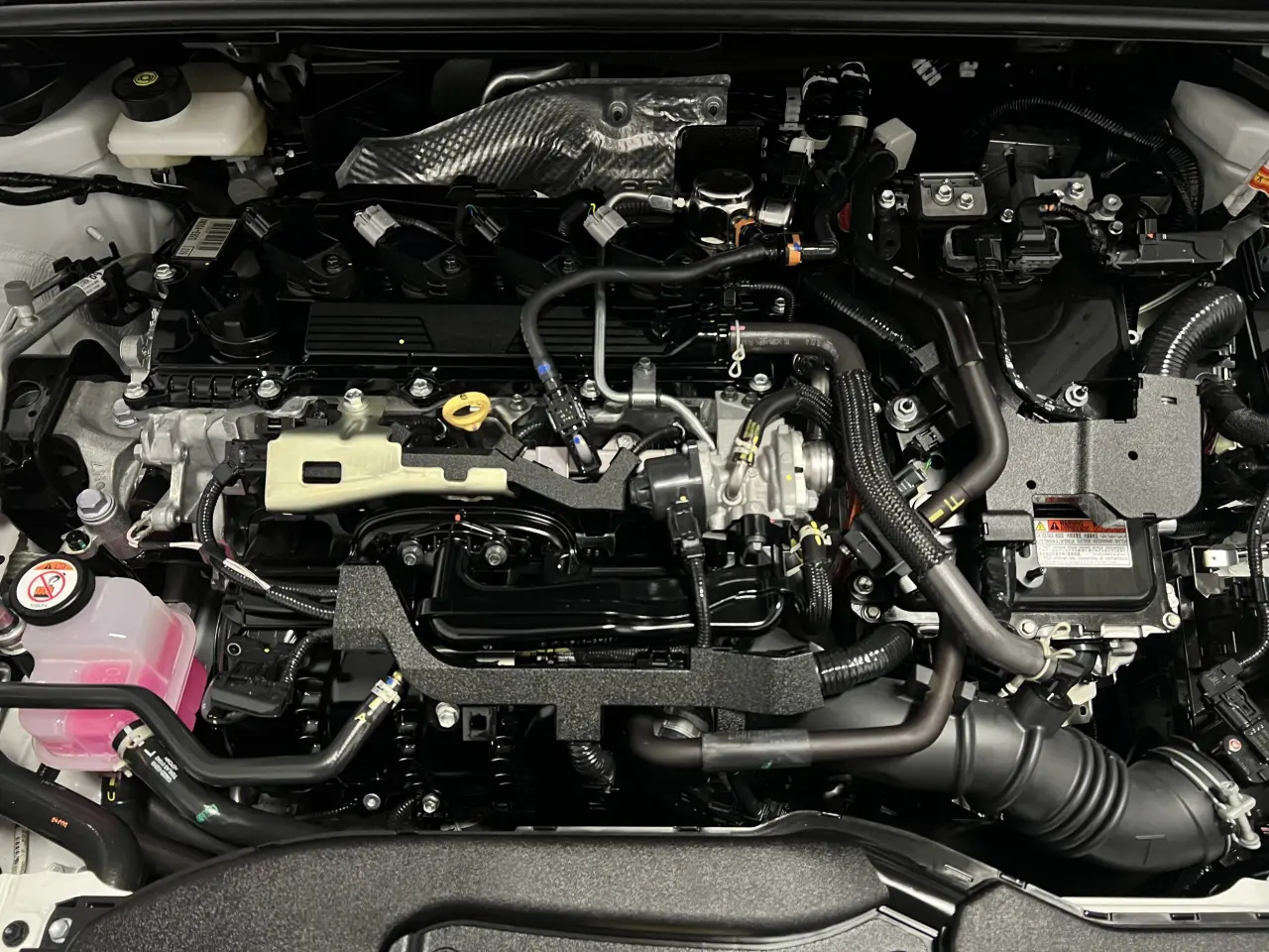 2024 TOYOTA C-HR HYBRID Gallery Image 21