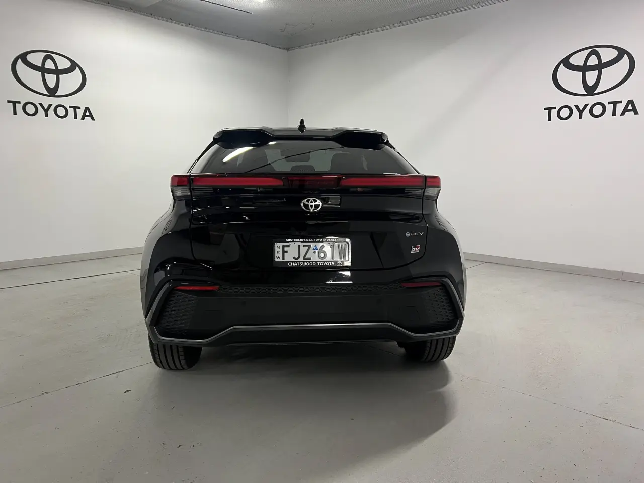 2024 TOYOTA C-HR HYBRID Gallery Image 6
