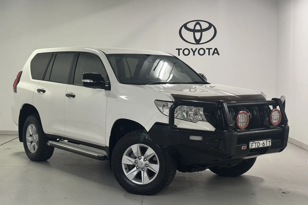 2020 Toyota Landcruiser Prado Gallery Image 1