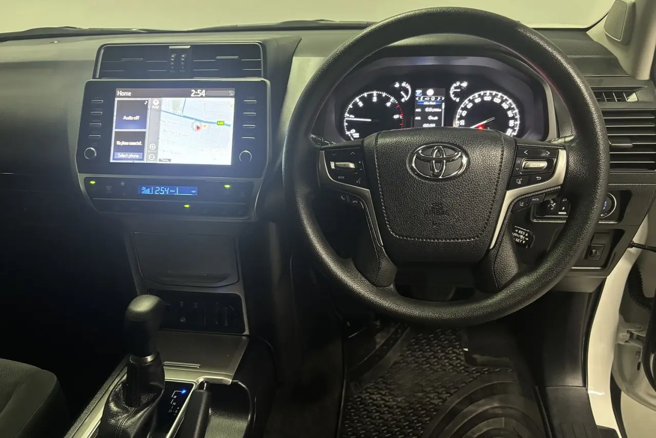 2020 Toyota Landcruiser Prado Gallery Image 17