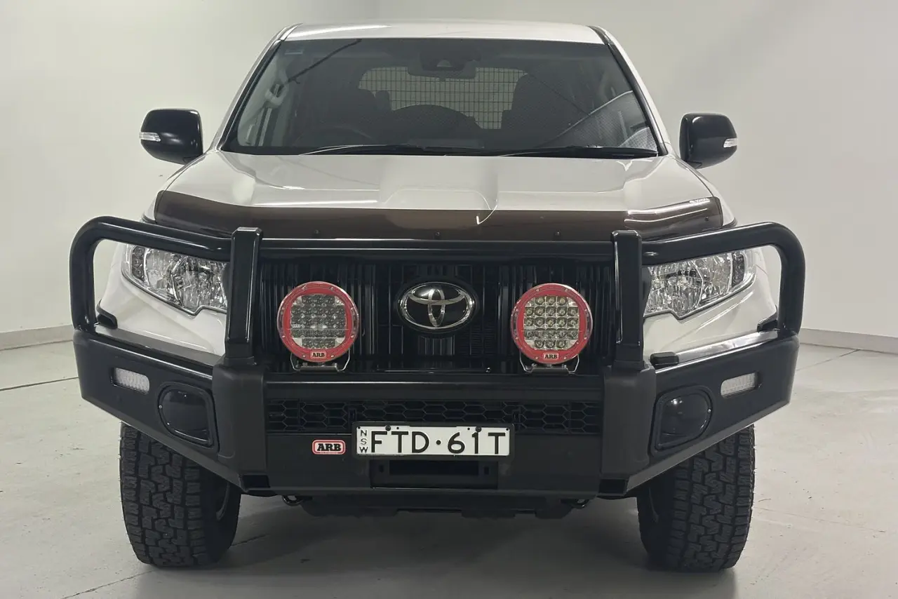 2020 Toyota Landcruiser Prado Gallery Image 3