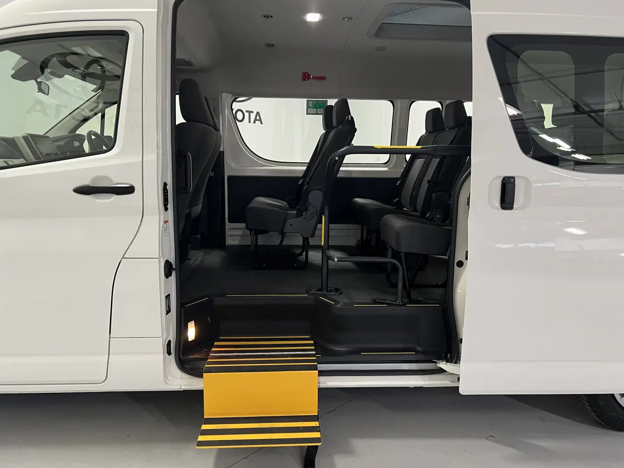 2021 TOYOTA HIACE Gallery Image 13