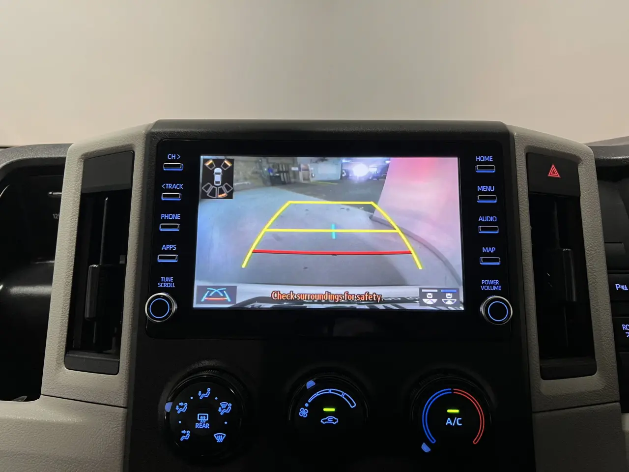 2021 TOYOTA HIACE Gallery Image 18