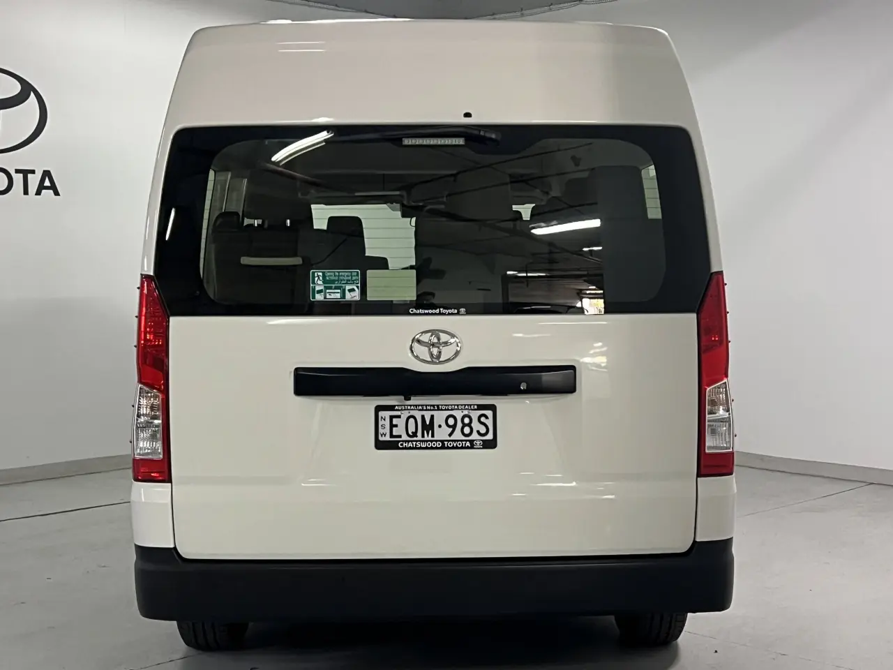 2021 TOYOTA HIACE Gallery Image 6