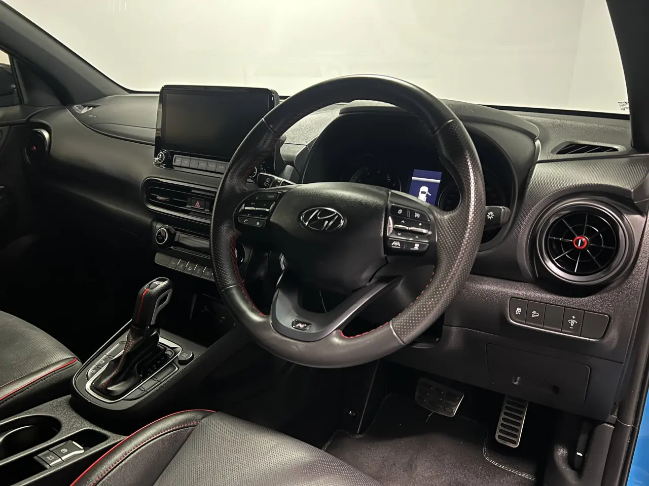 2022 HYUNDAI KONA Gallery Image 10
