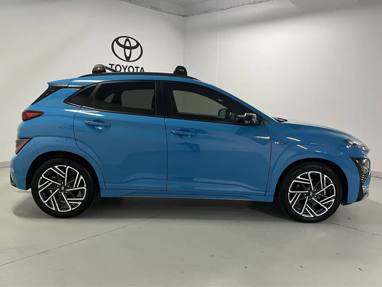 2022 HYUNDAI KONA Gallery Image 4