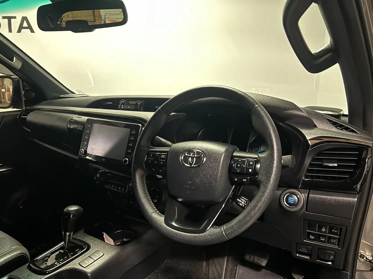 2023 TOYOTA HILUX Gallery Image 10