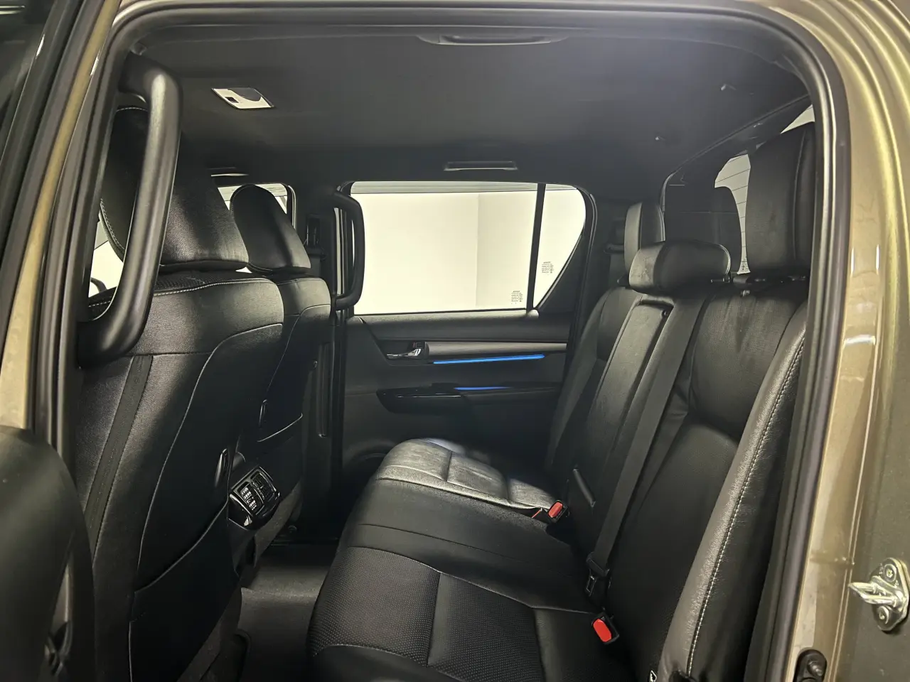 2023 TOYOTA HILUX Gallery Image 14