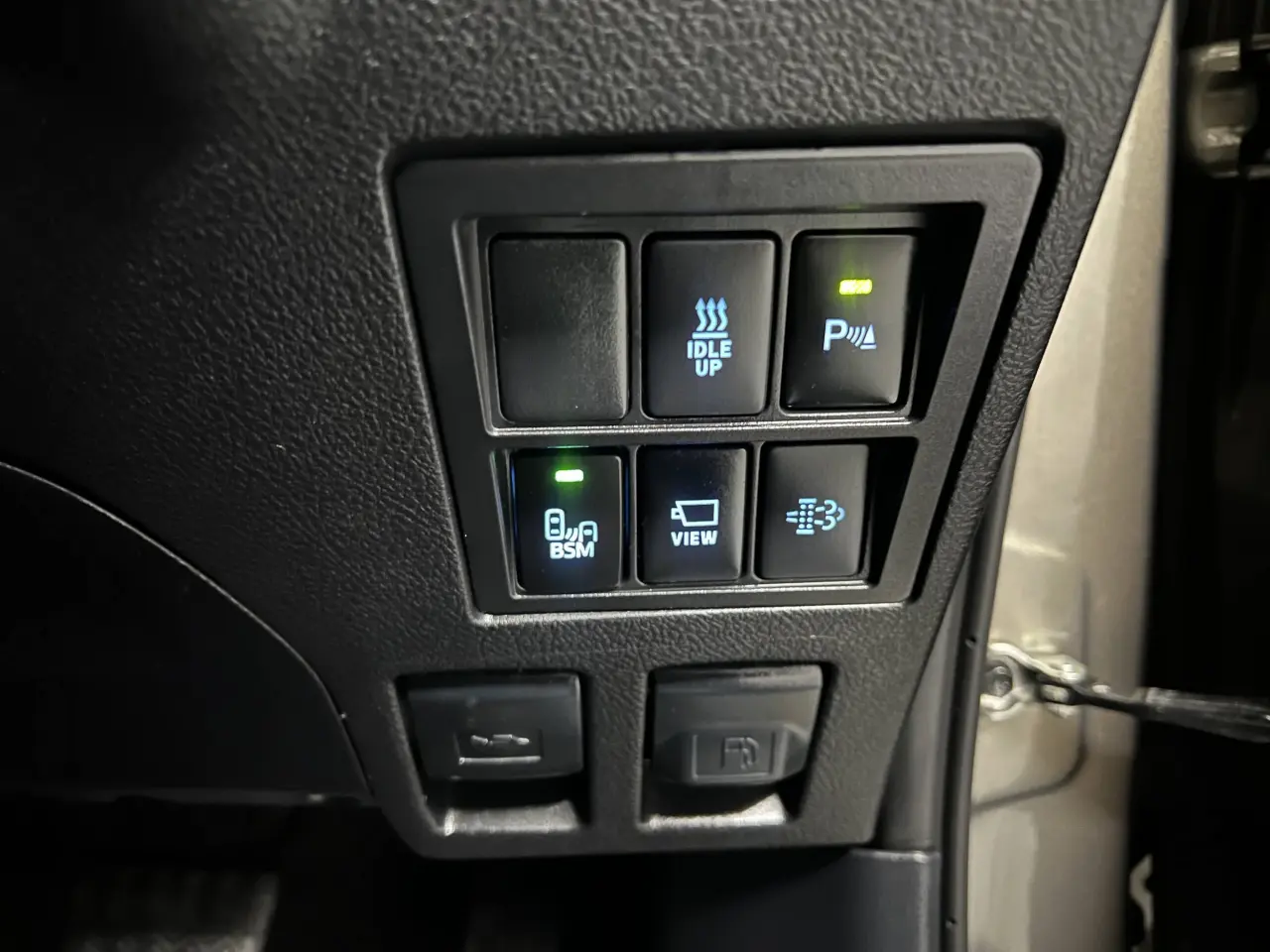 2023 TOYOTA HILUX Gallery Image 21